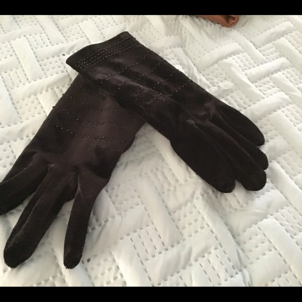 Black velvet evening gloves